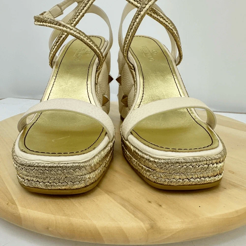 Valentino Garavani Roman Stud Wedge Espadrille Sandals Leather Cream EU 42 US 11